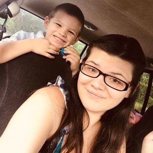 Meet your Posher, Desiree